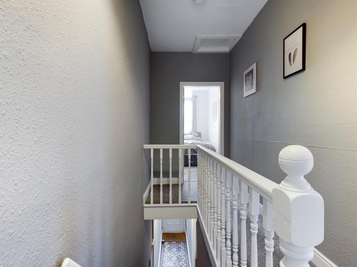 Cheerful 3 Bedroom Home With Free Parking And Wifi Chester Dış mekan fotoğraf