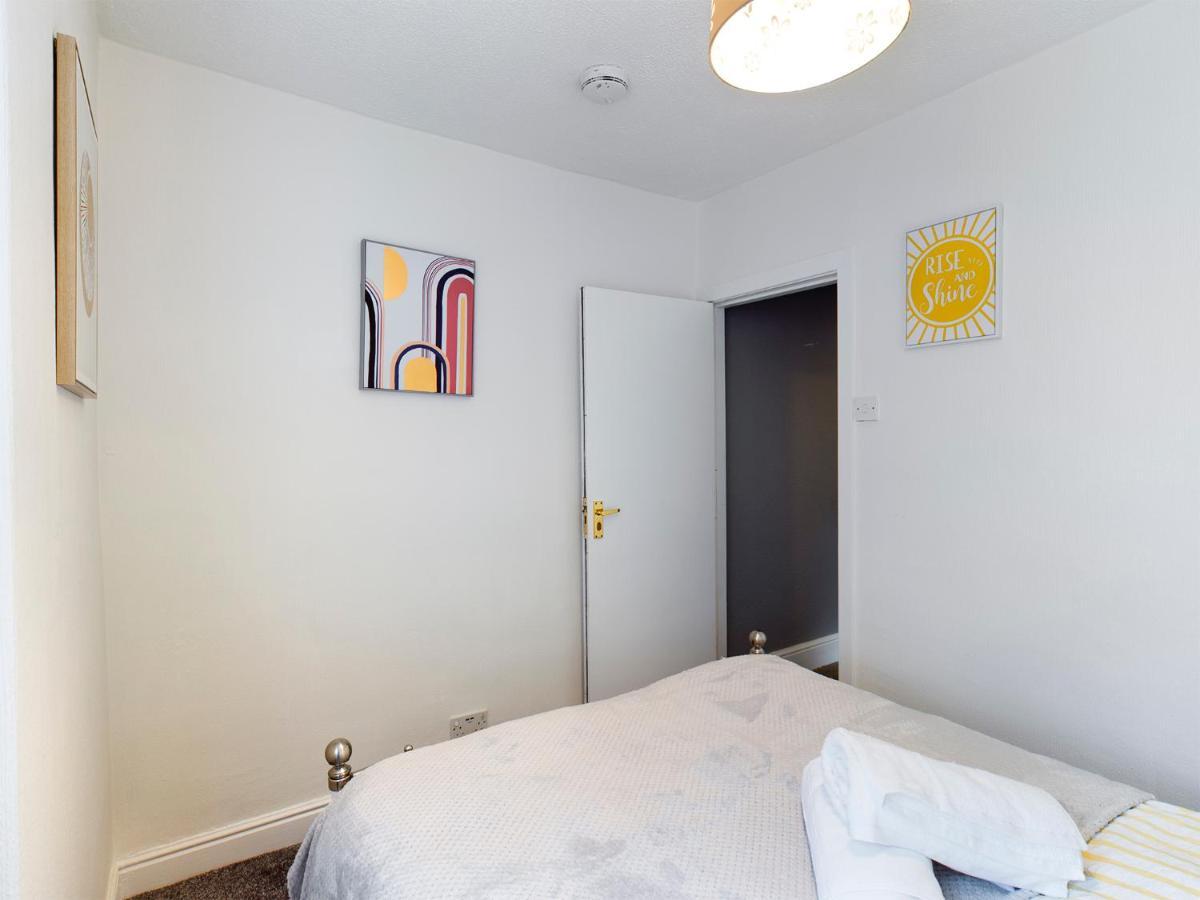 Cheerful 3 Bedroom Home With Free Parking And Wifi Chester Dış mekan fotoğraf