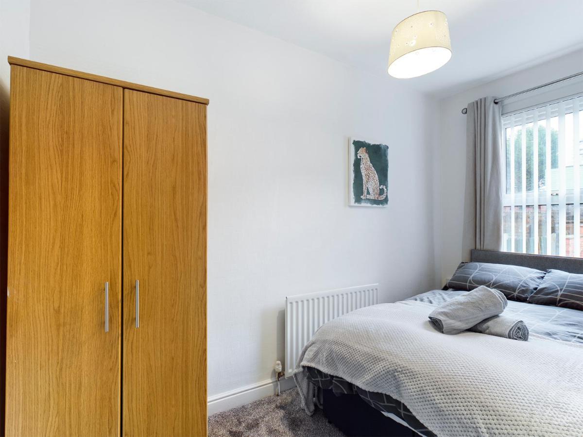 Cheerful 3 Bedroom Home With Free Parking And Wifi Chester Dış mekan fotoğraf