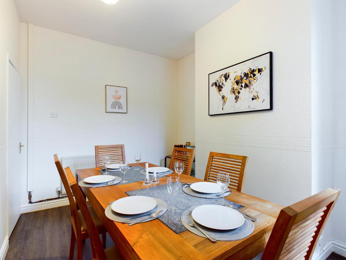 Cheerful 3 Bedroom Home With Free Parking And Wifi Chester Dış mekan fotoğraf